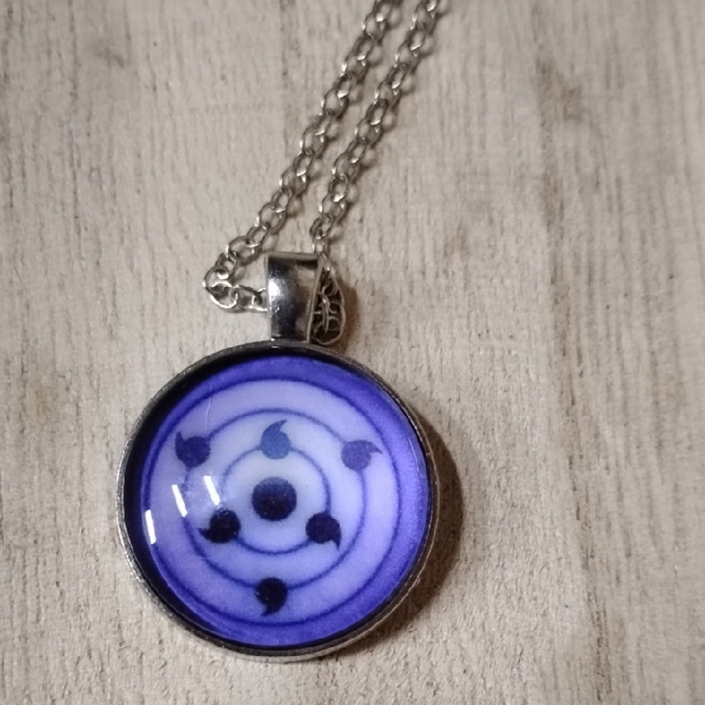 Silver Tone and Purple Pendant Necklace